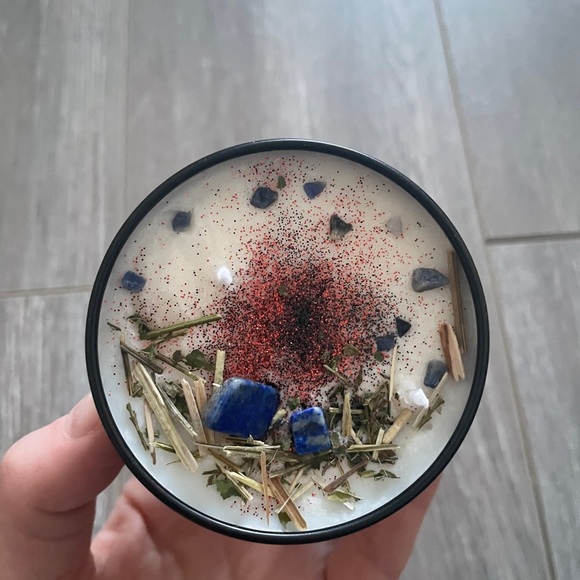 *Vampire Magic* Soy Wax Candle - Picture 3 of 6